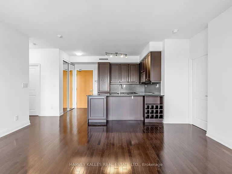 1 Bedford Rd #421 — Photo 8