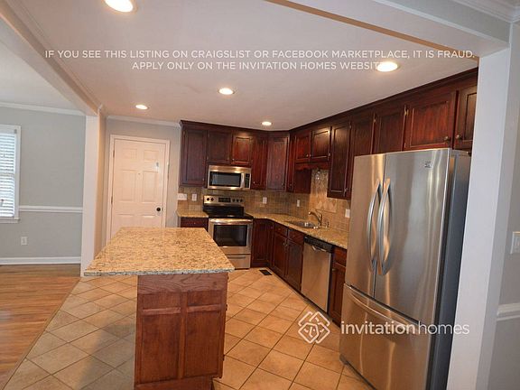5th image of 3650 Farm Lake Dr SW