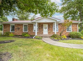 1806 Thatchers Mill Rd, Paris, KY 40361