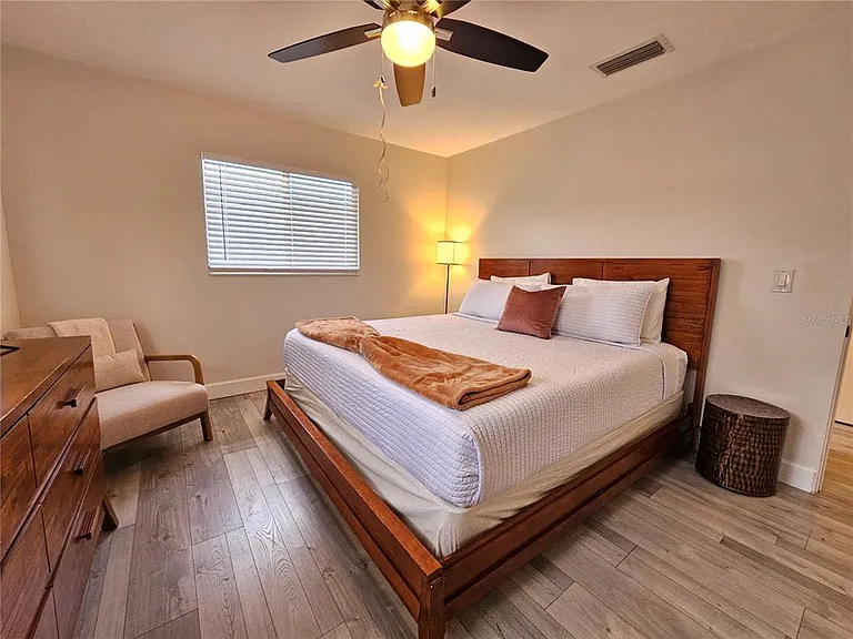 6442 Colonial Dr — Photo 14