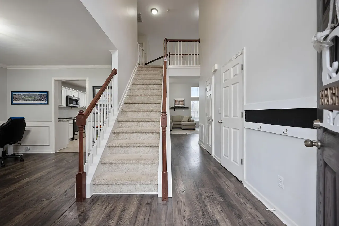 4 bed, 2263 sqft, $2,690 — Photo 3
