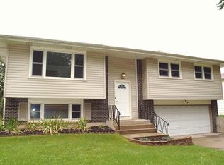 1890 Marigold Ln, Hanover Park, IL 60133