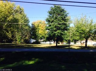 2190 Grandview Rd, Lake Milton, OH 44429