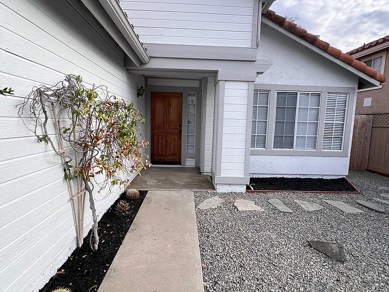 2158 Shadetree Ln — Photo 17