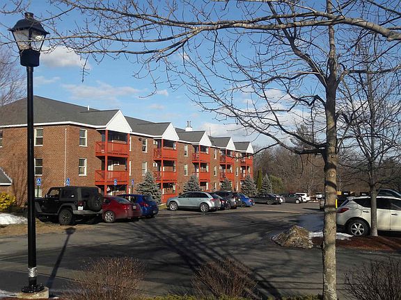 4th image of 96 Powers St APT 202