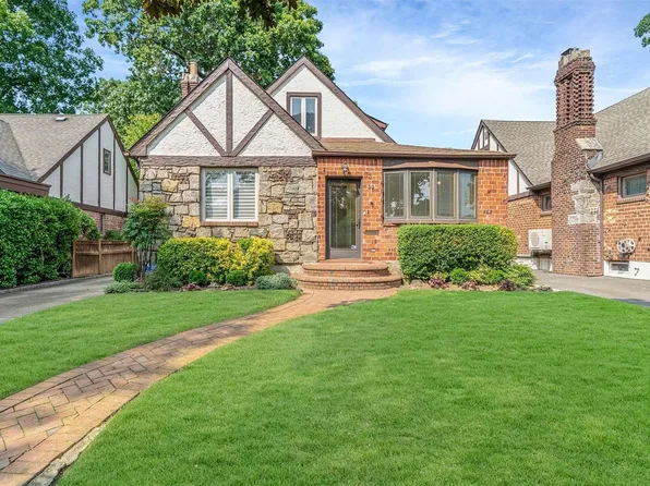 33 Fountain Avenue, Rockville Centre, NY 11570