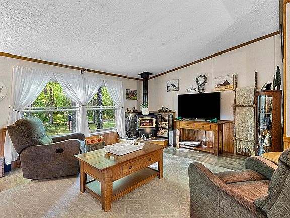 4th image of 17624 Birchwood Ln