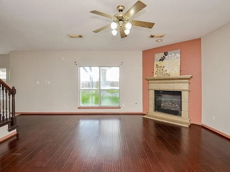 2515 Lansing Cir — Photo 17