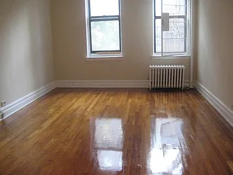 Rented by Robyn Lee, LREB