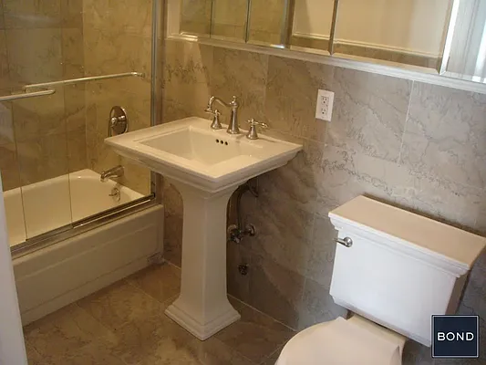 Rented by Bond New York | media 5