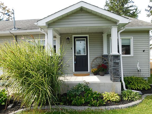 4th image of 402 West St