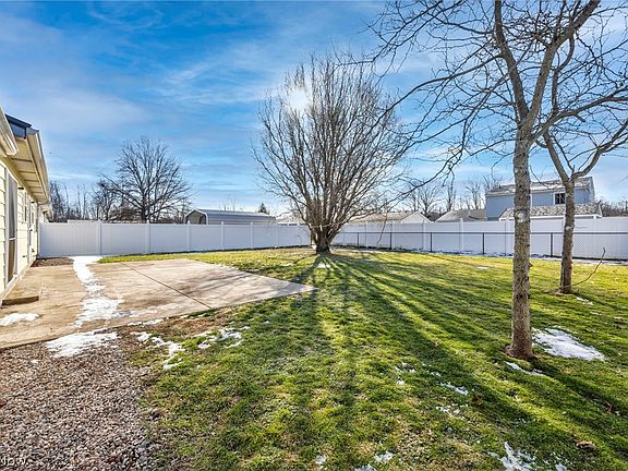 3rd image of 242 Jackson St