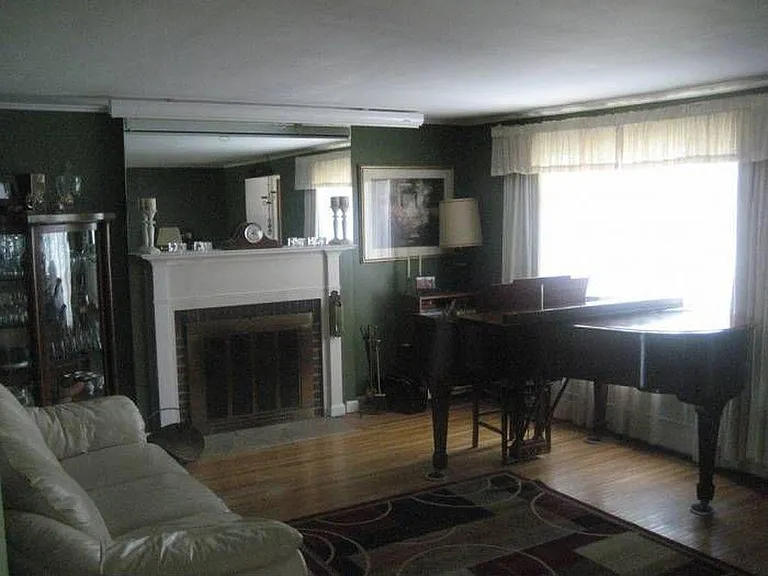 23 Springwood Ct — Photo 2
