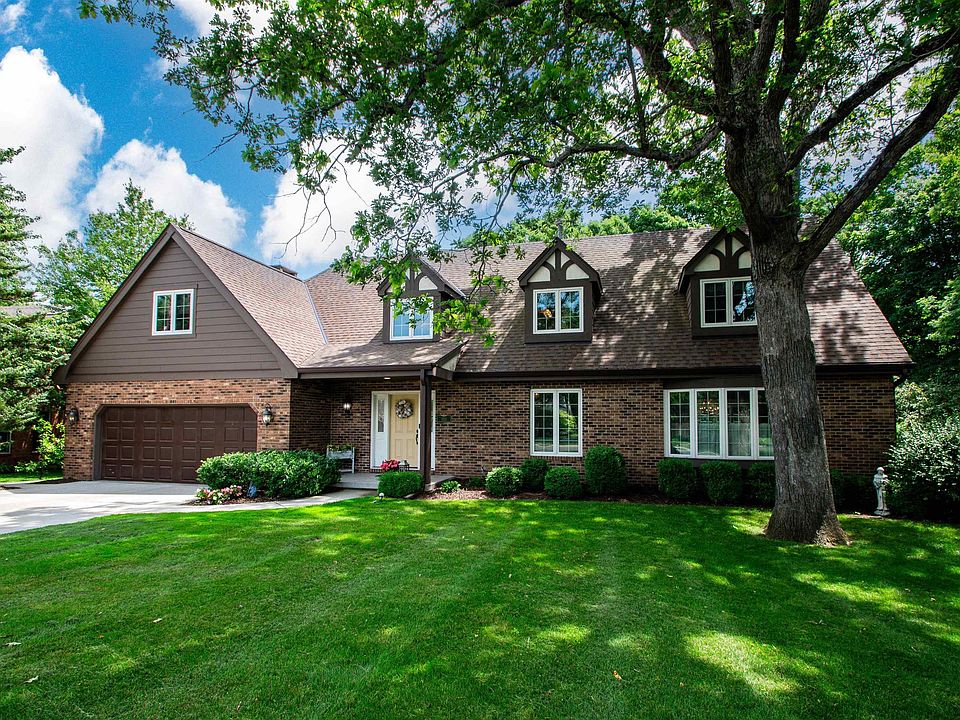 1st image of 1212 W Wexford Pl