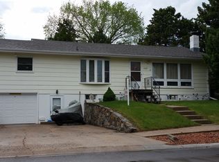1207 N 7th St, Rapid City, SD 57701