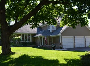 100 Hunters Glen Rd, Wayzata, MN 55391