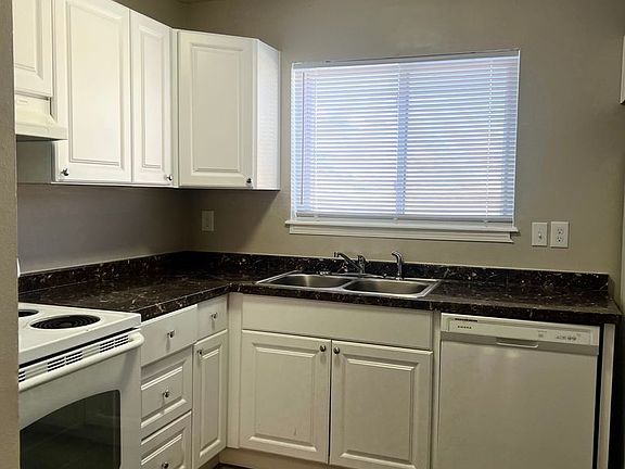 3rd image of 520-532 Winnie Way