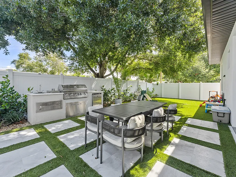 3701 W Leila Ave — Photo 12