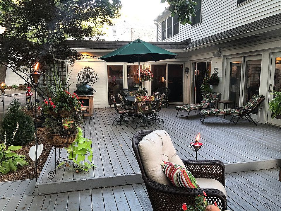 2nd image of 1141 Woodland Ave