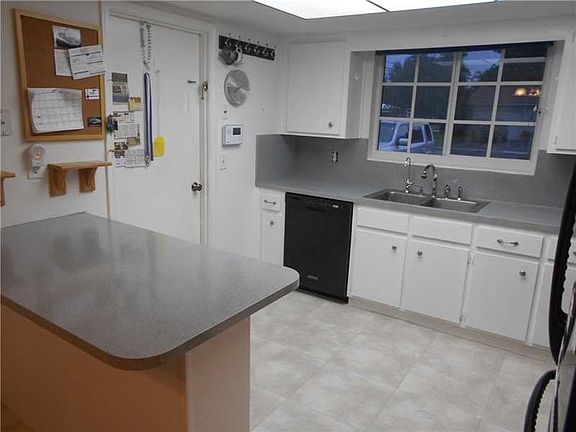 3rd image of 1110 NE 26th Ave