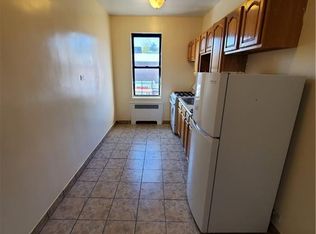 3376 Fenton Ave APT 3G, Bronx, NY 10469