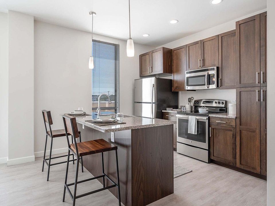 2nd image of 410 D St #200
