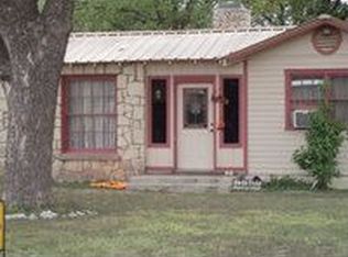 420 S 16th St, Junction, TX 76849