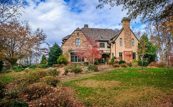 2nd image of 1 Fontaine Ct