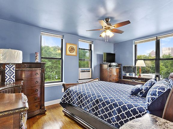 4th image of 1801 7th Ave APT 4D