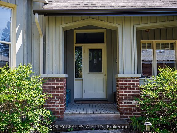 3rd image of 42 Royal Rd