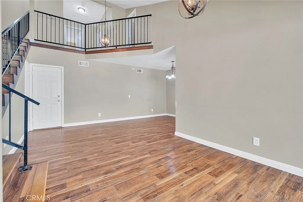 2 bed, 1000 sqft, $2,750 — Photo 3