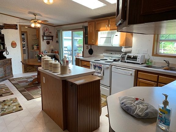 2nd image of 1050 14th Ave