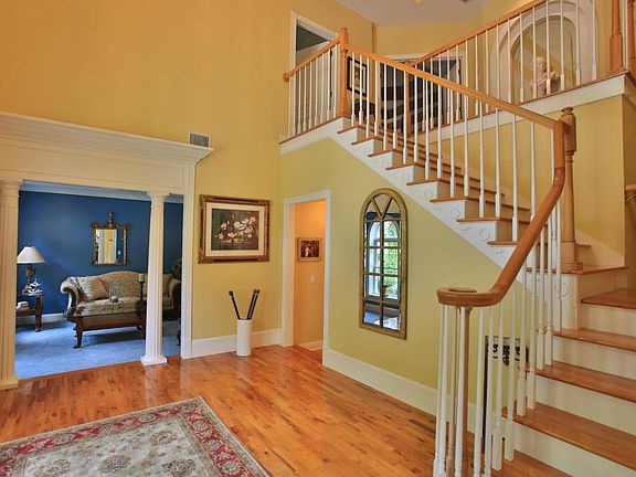 3rd image of 60 Audubon Ln