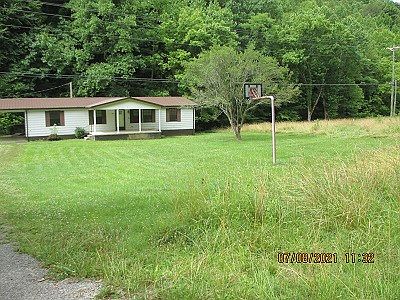 4th image of 164 Lauren Ln