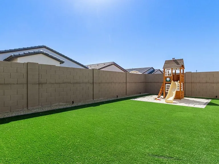5721 W Getty Dr — Photo 8