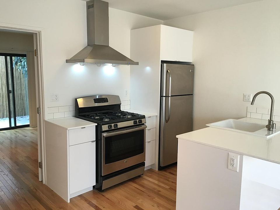 1st image of 421 1/2 N Vendome St