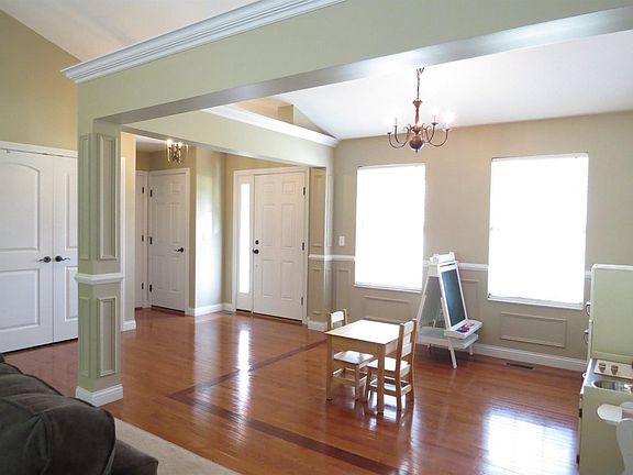 5th image of 6993 Lucia Dr
