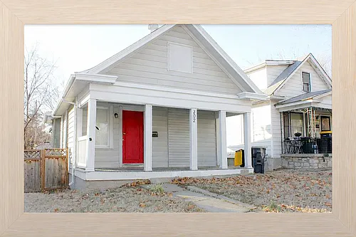 302 N Oakley Ave Photo 1