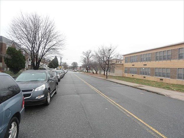 2nd image of 6425 Eastwood St