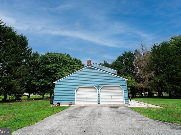 4th image of 102 Jefferson Ct