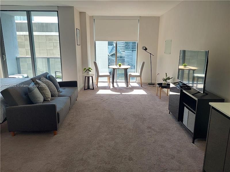 1st image of 31 SE 6th St APT 1405