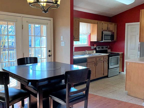 5th image of 2874 Wendi Ann Dr