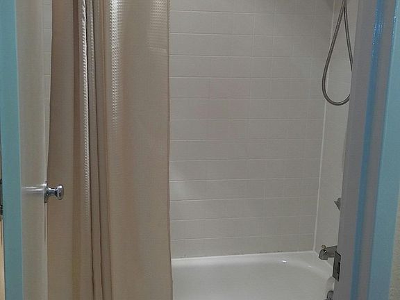3rd image of 359 Half Moon Ln APT 201