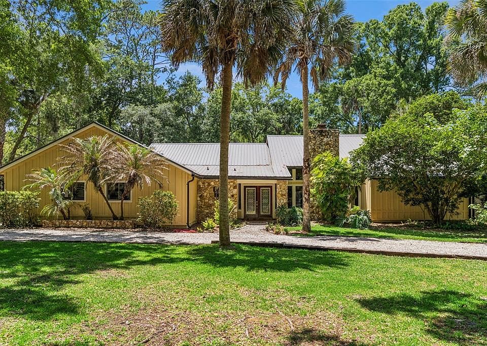 1st image of 136 WISTERIA DRIVE