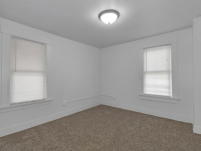 2218 11th St SW — Photo 3
