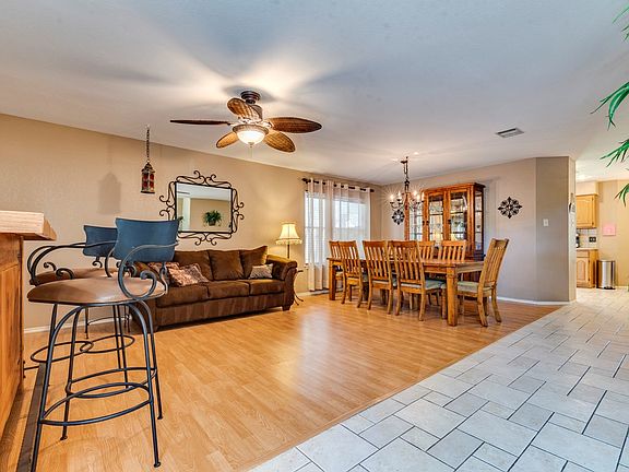 3rd image of 1707 Palmetto Dr