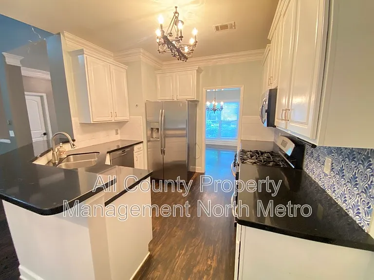10915 Kimball Crest Dr — Photo 3