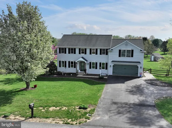 643 Meadow Hill Dr, Narvon, PA 17555