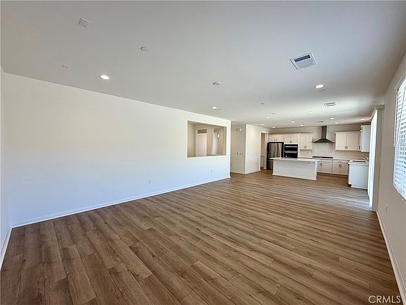 4th image of 21624 Thomas Ct