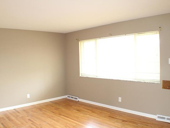 3rd image of 95 Sackett Dr